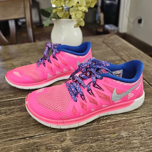 Nike Youth Girls Pink Running Shoes - Picture 5 of 10